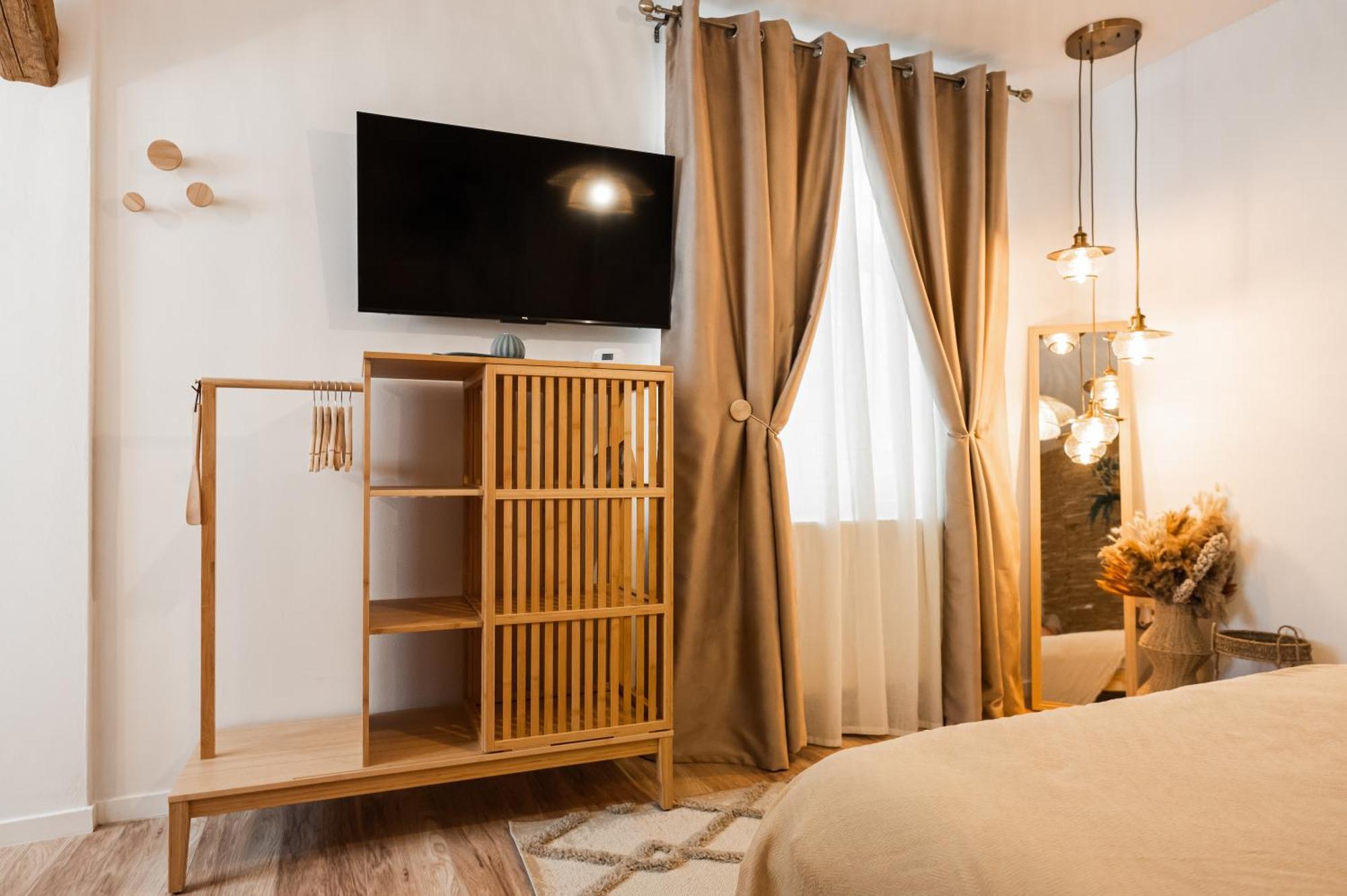 Harmonee - Central Retreat Brasov Ngoại thất bức ảnh